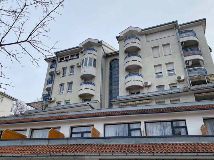 Super Seven Inn Belgrado Exterior foto