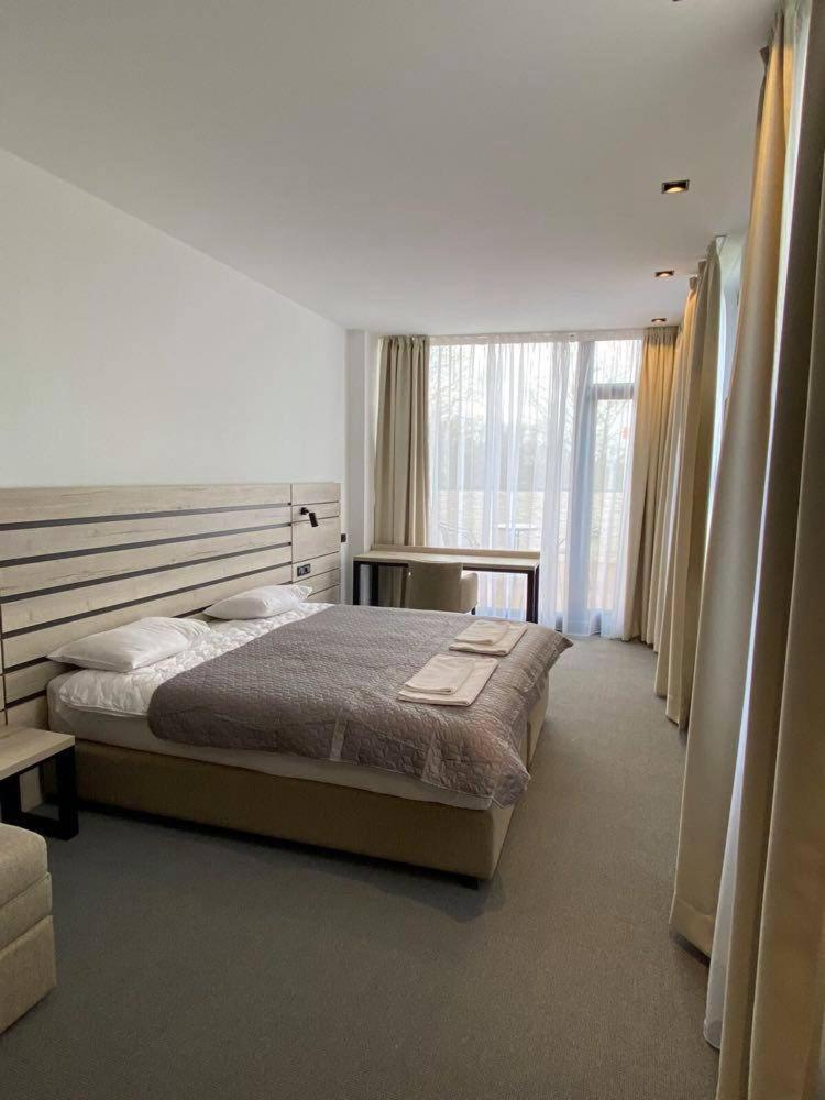 Super Seven Inn Belgrado Quarto foto