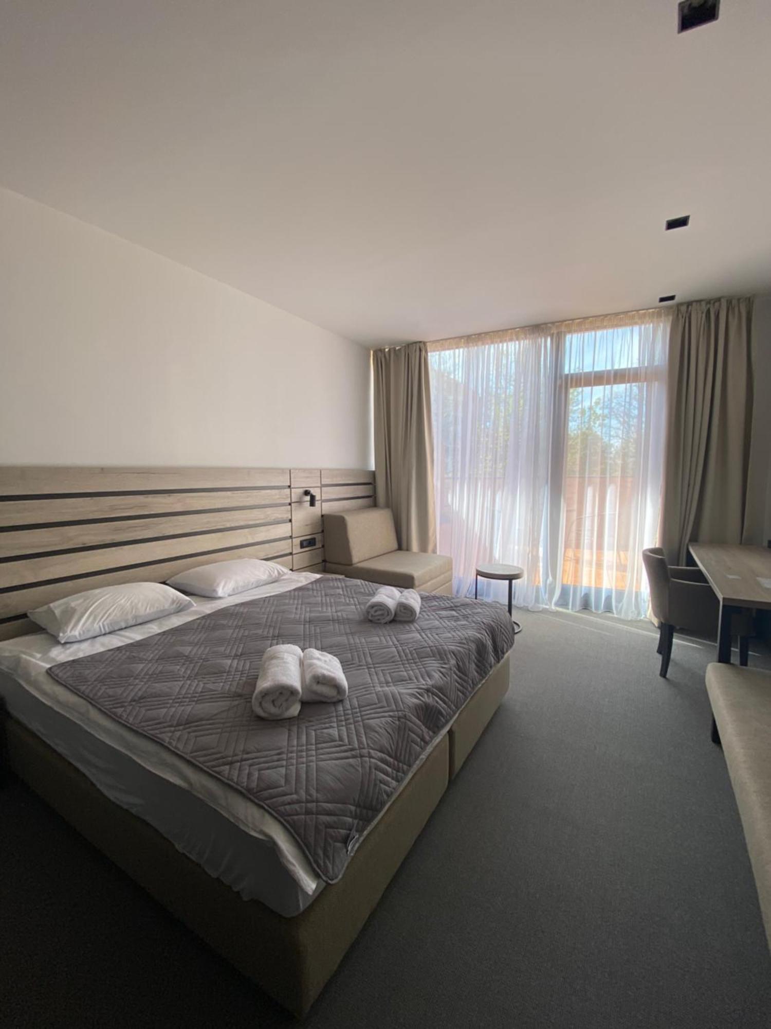Super Seven Inn Belgrado Quarto foto