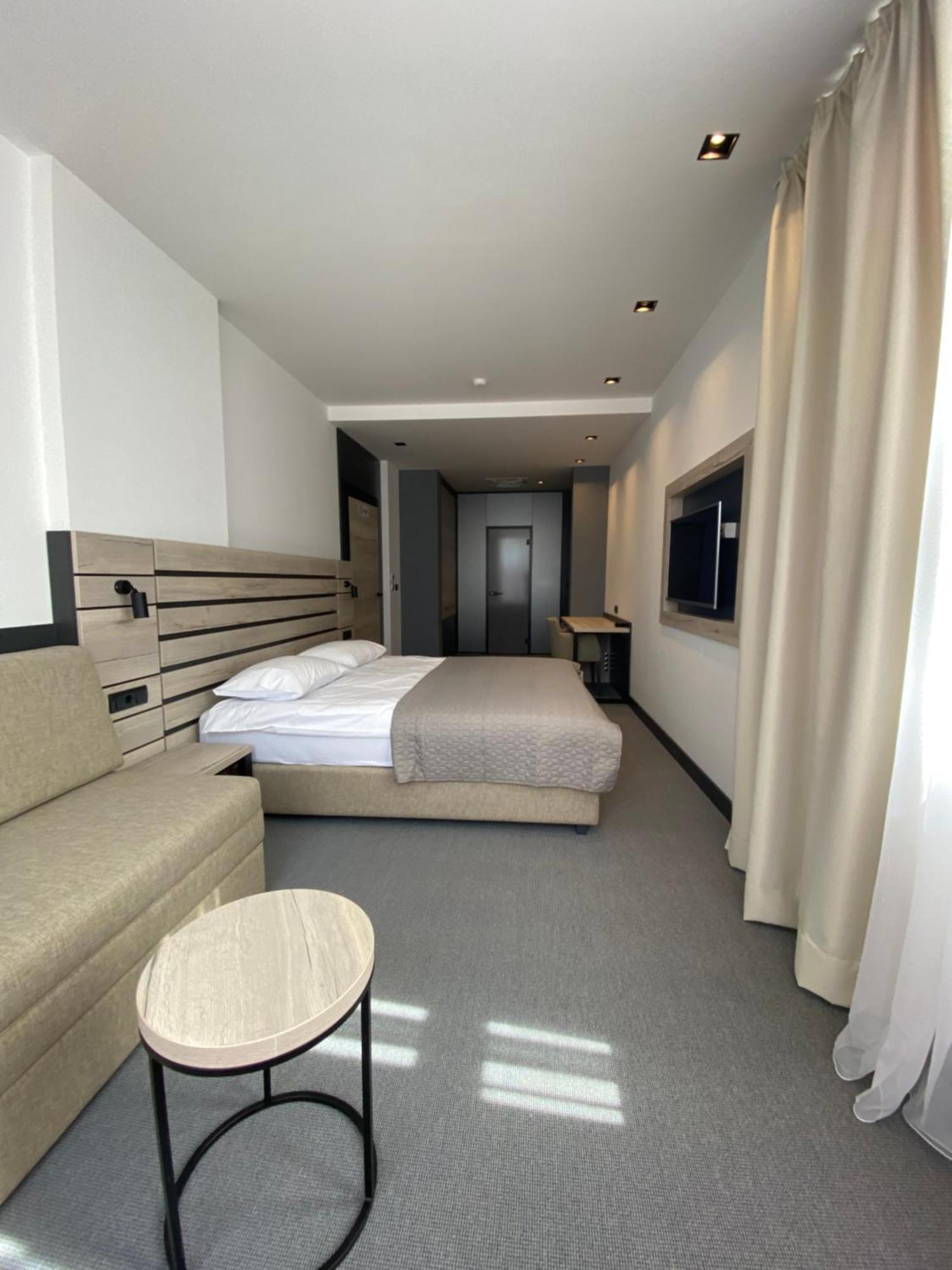 Super Seven Inn Belgrado Quarto foto